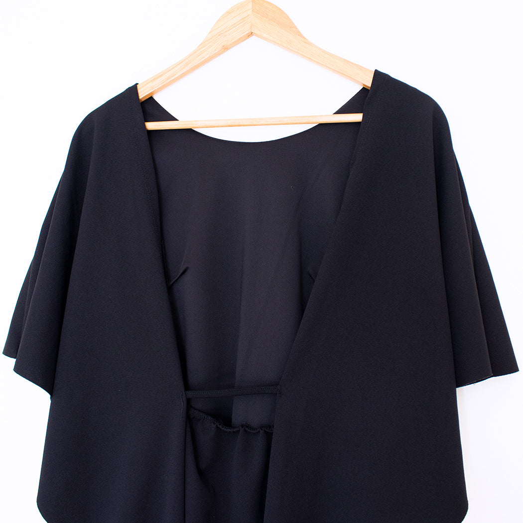 <transcy>Vestido negro</transcy>