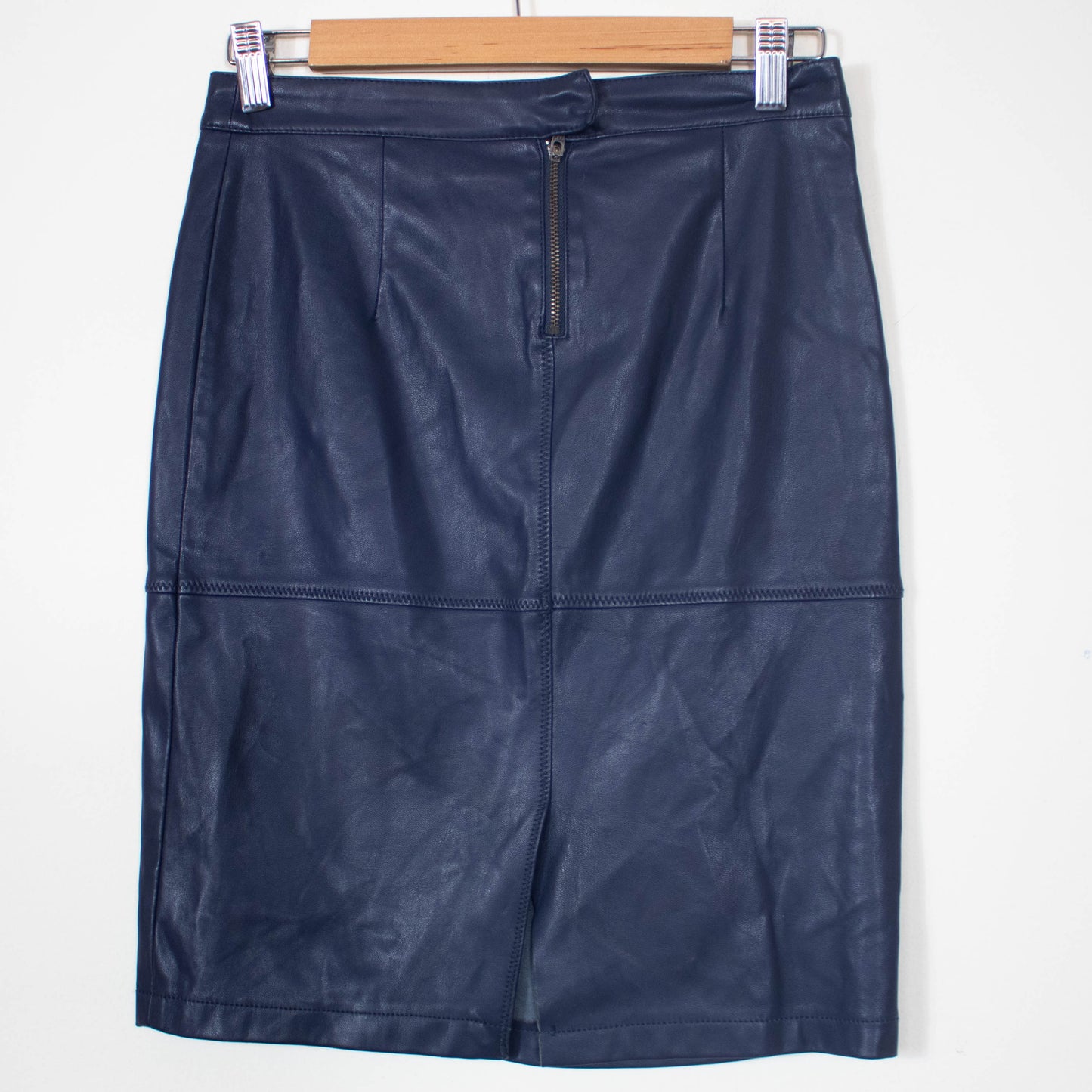 Saia Vila Clothes