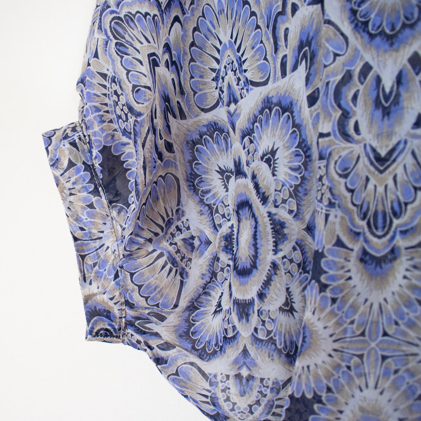 Globe blouse