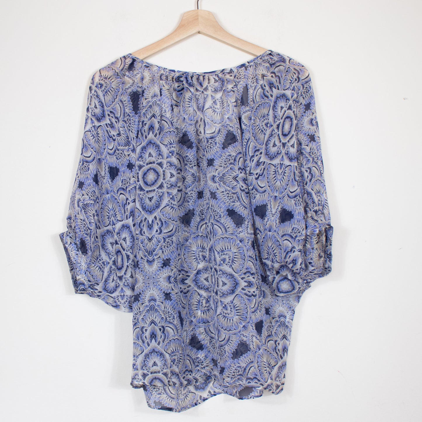 Globe blouse
