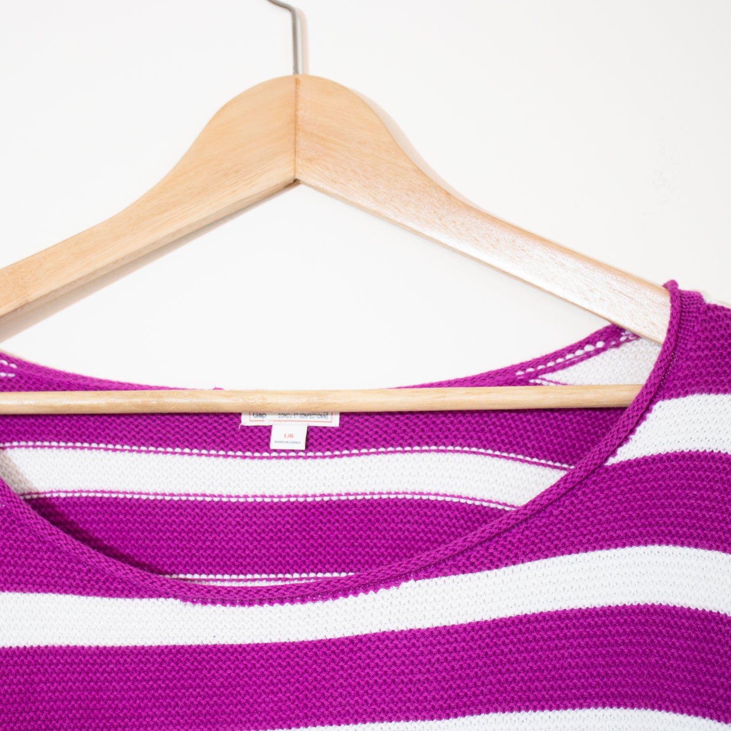 Gap sweater