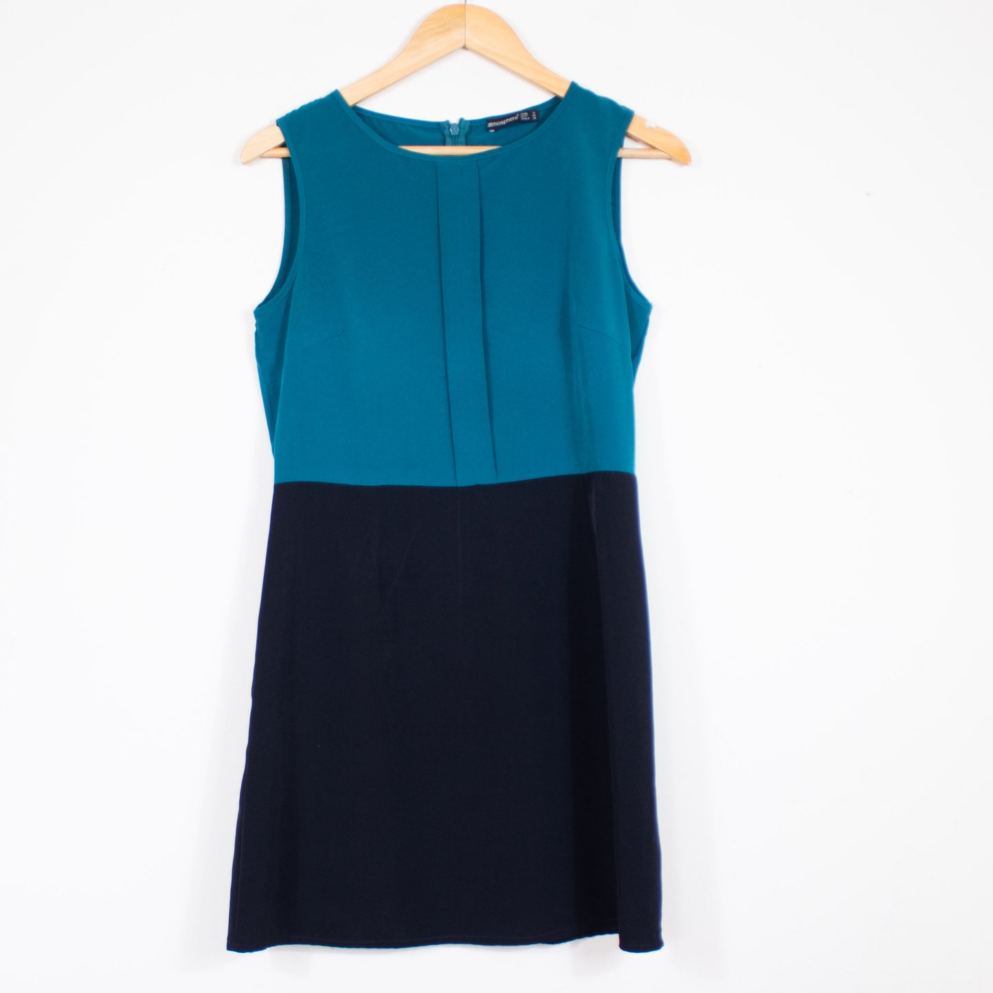 Dress Atmosphere