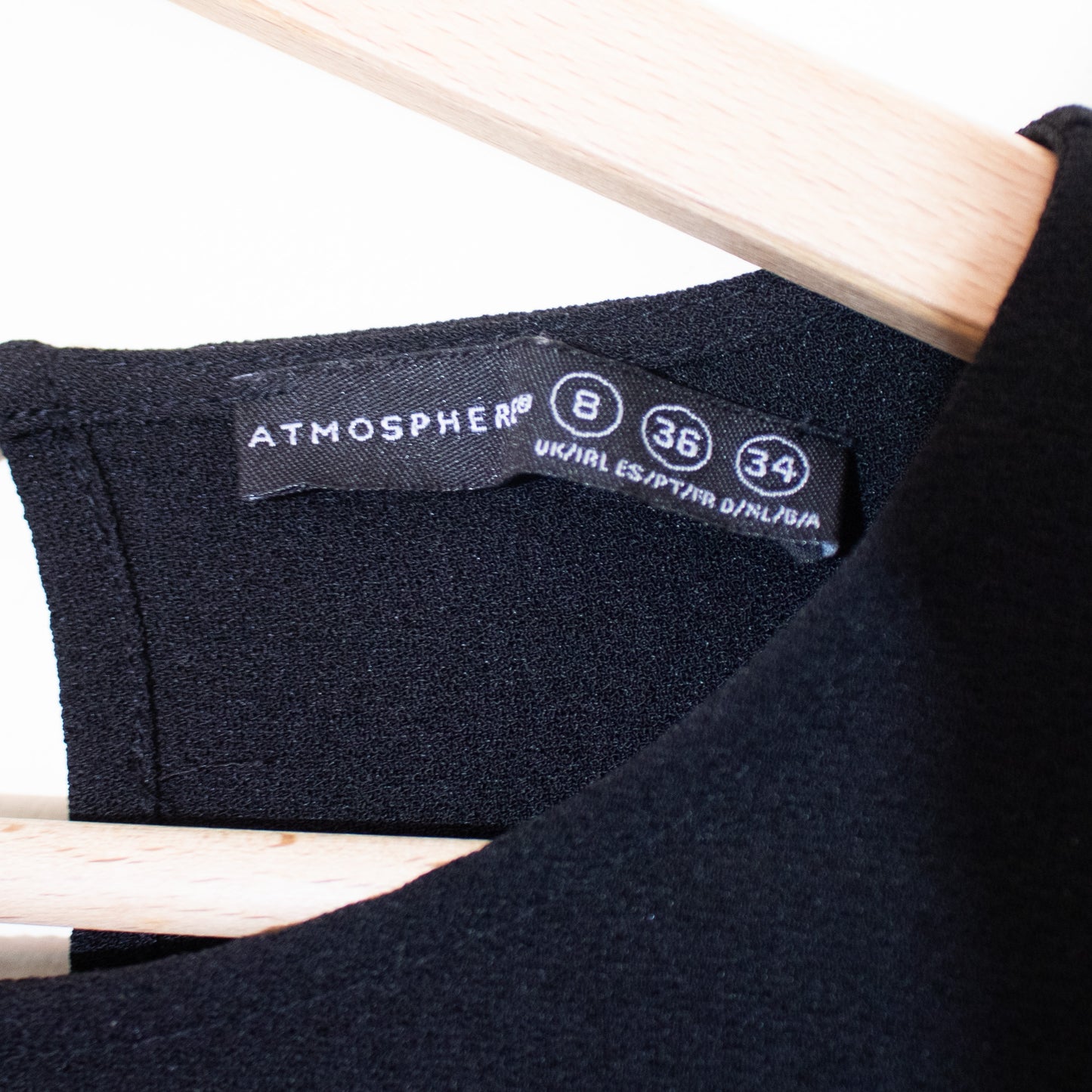Dress Atmosphere