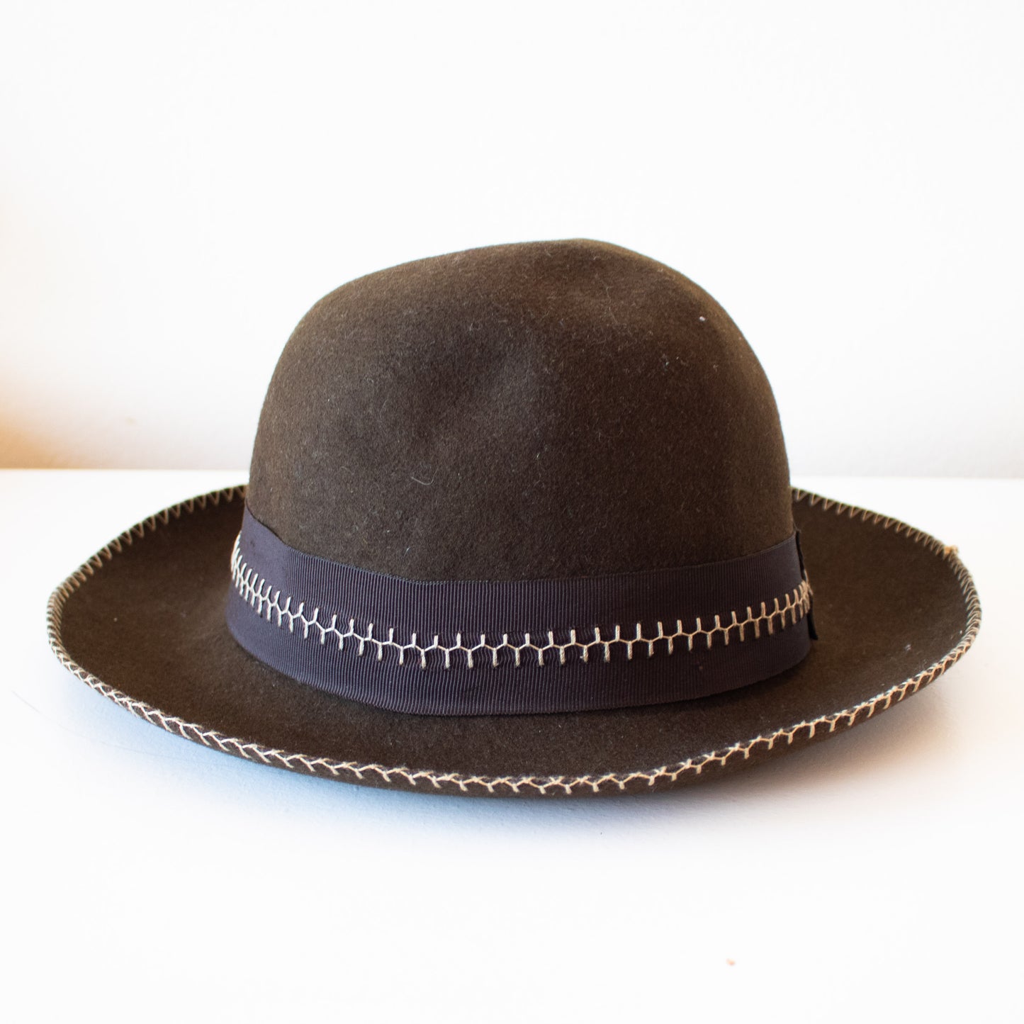 sisley hat