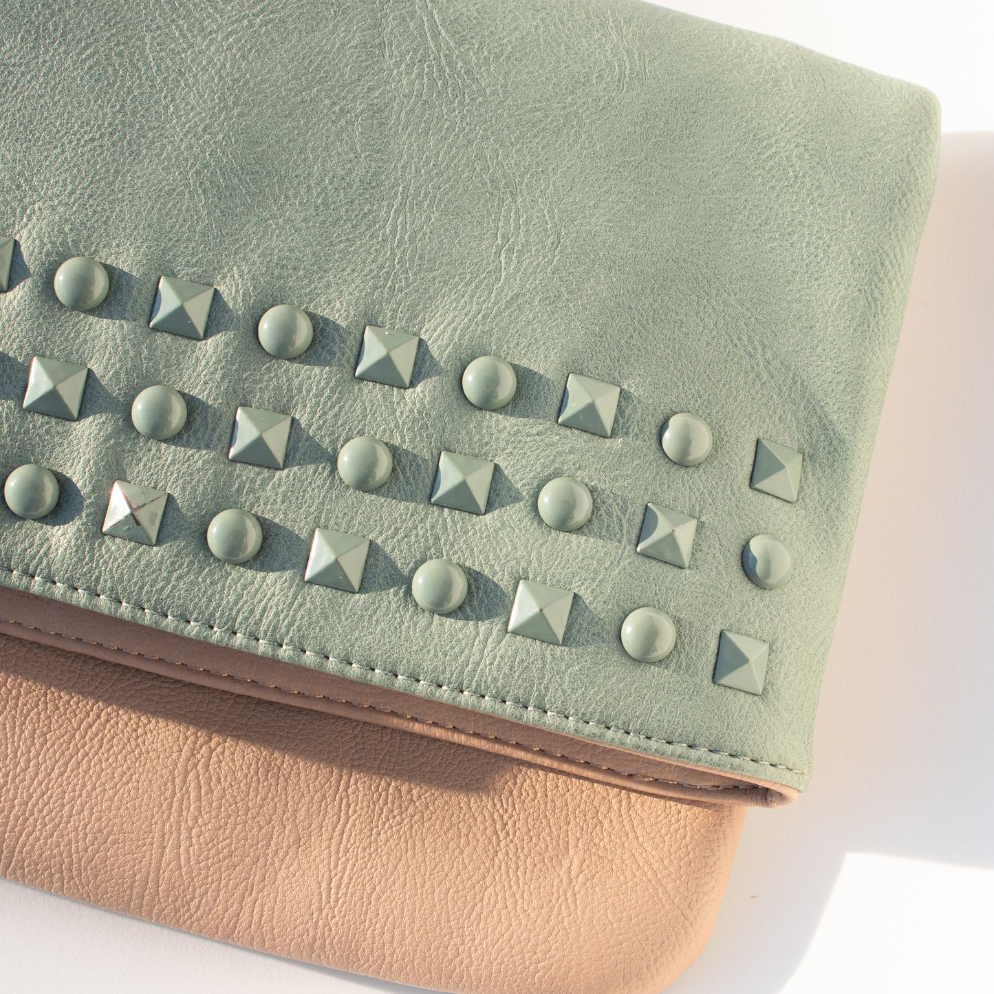 pochette blanche